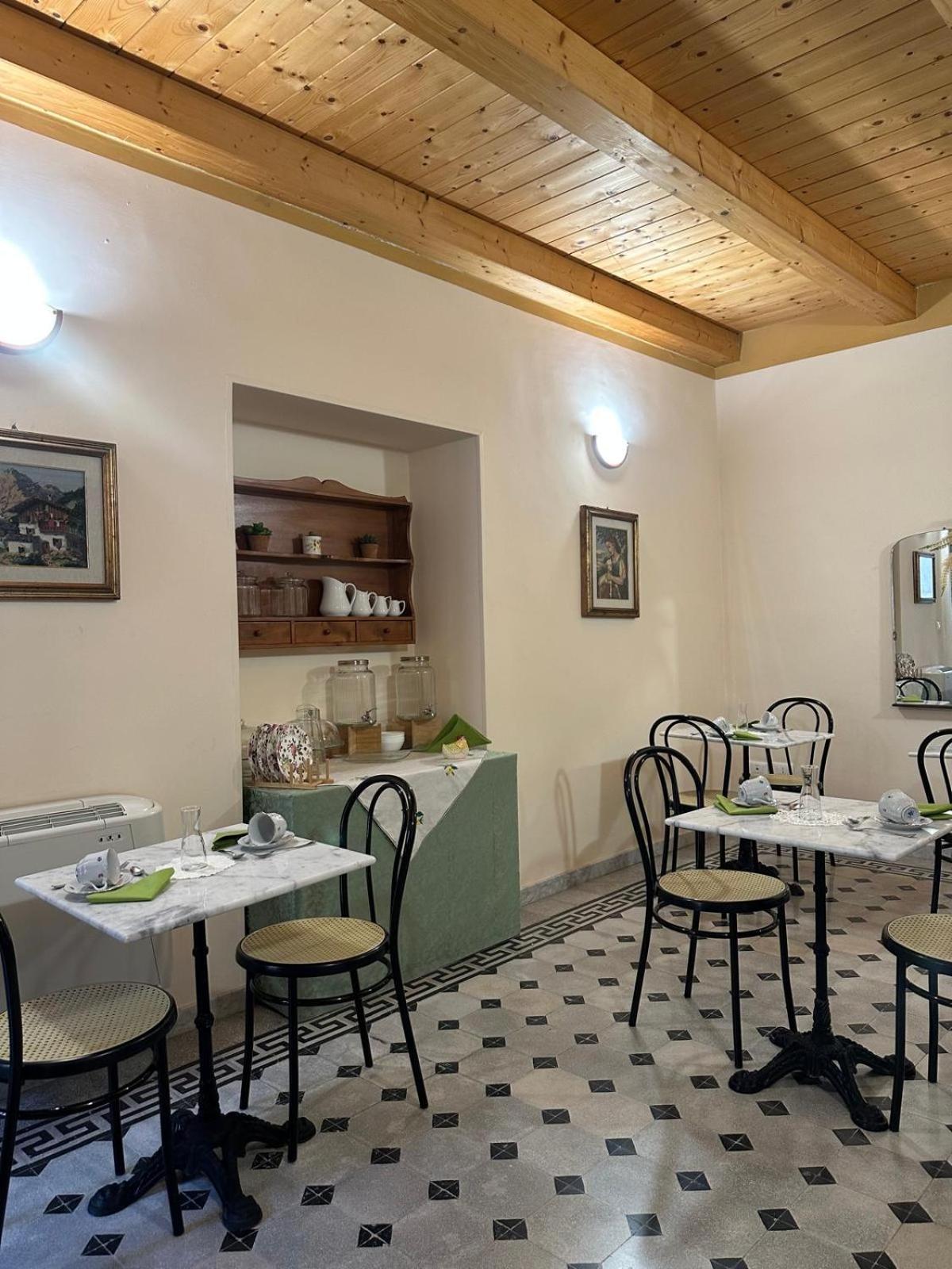 Residenza Gonzaga Hotel Serracapriola Buitenkant foto