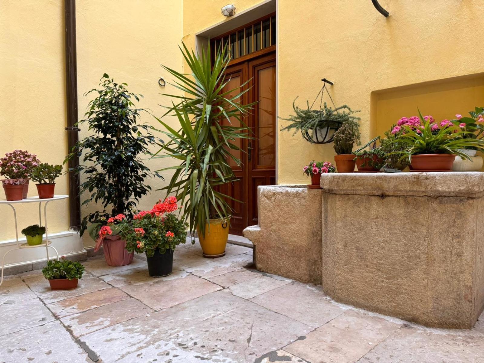 Residenza Gonzaga Hotel Serracapriola Buitenkant foto